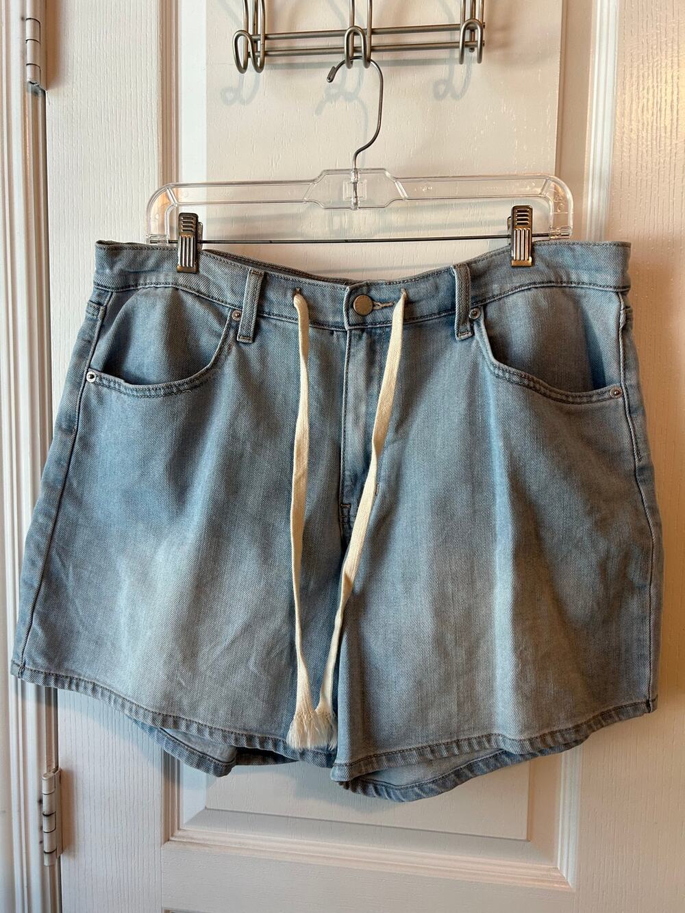 Just USA Drawstring Denim Shorts Size 12/31 Like New